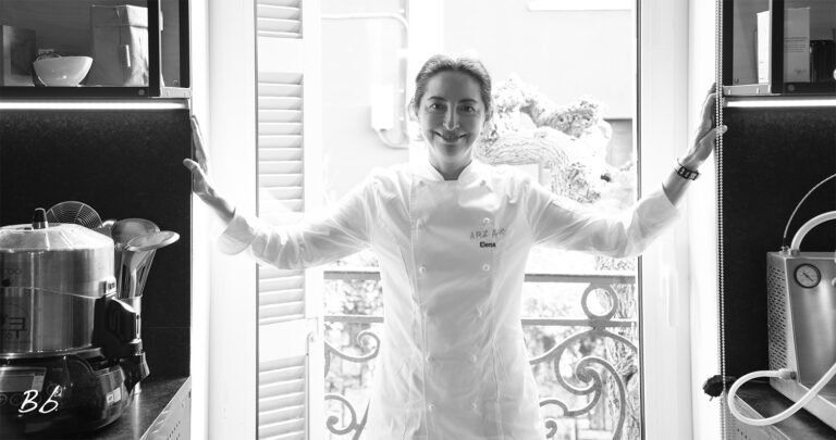 Fotografía de Elena Arzak en su cocina Elena Arzak en su cocina