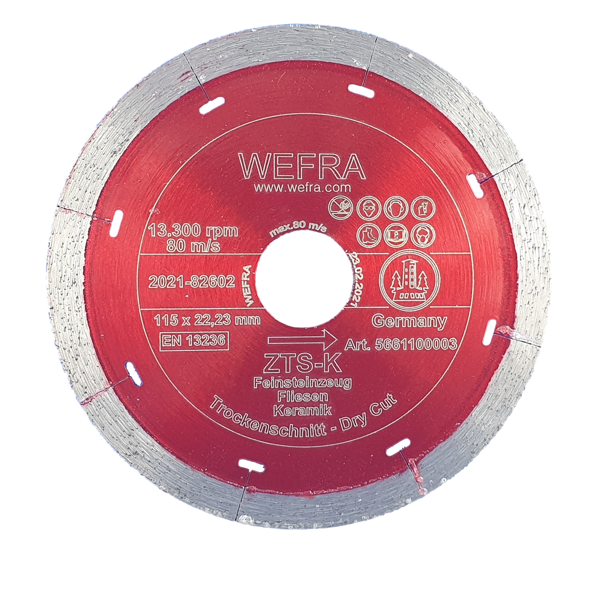 Die WEFRA ZTS-K ist unser Produkt mit dem besten Preis-/Leistungsverhältnis. Sie schneidet Fliesen und Keramik. Die gesinterte Scheibe zeichnet sich aus durch einen geschlossenen Schneidrand und erreicht durch die superdünne Ausführung (1,3 - 1,4 mm) besonders saubere Schnittkanten bei einem präzisen Schnitt.
Einsatzgebiet
Fliesen, Keramik
