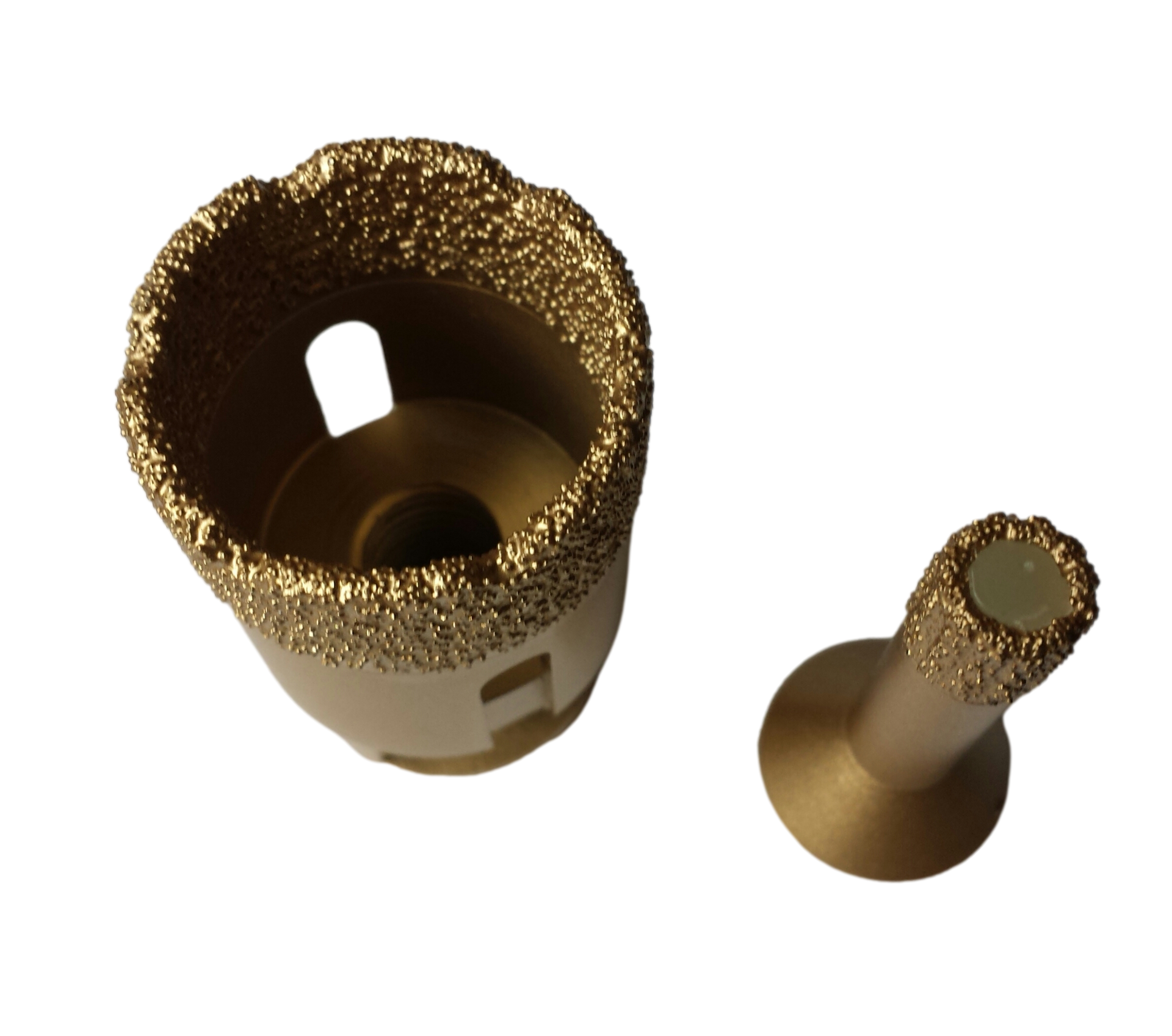 Bohrkrone BNN-V in Profiqualität für den Trocken- und Nassschnitt. Vakuumgelötet, Bohrtiefe 40 mm mit Aufnahme M14 für Winkelschleifer. Top Preis-/Leistungsverhältnis.
Einsatzgebiet
Fliesen, Keramik, Marmor, Granit, Hartgestein