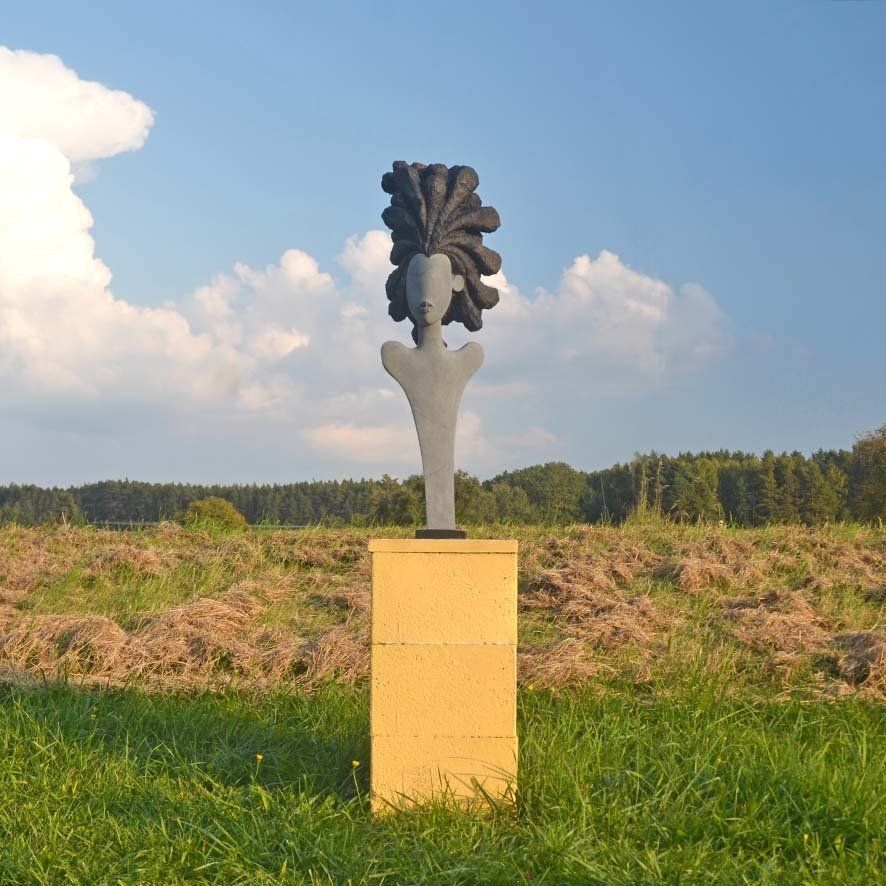 Shona Skulptur - Manuel Mutizwa_Funky Haired Girl Shona Skulptur - Manuel Mutizwa_Funky Haired Girl