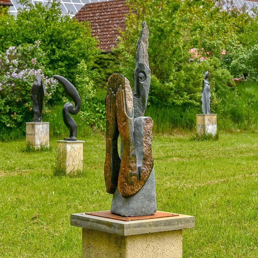 Shona Skulptur von Arlington Muzondo-Bookworm