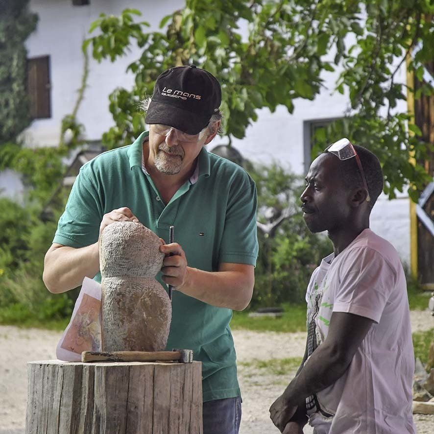 Into Africa Bildhauer Workshop in Wernsbach