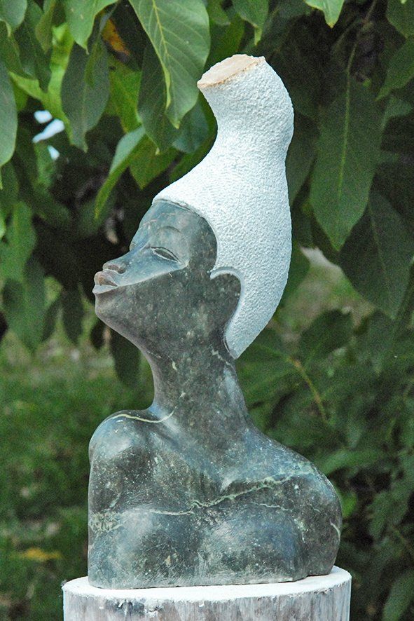 Teilnehmerskulptur Into Africa Bildhauer Workshop in Wernsbach