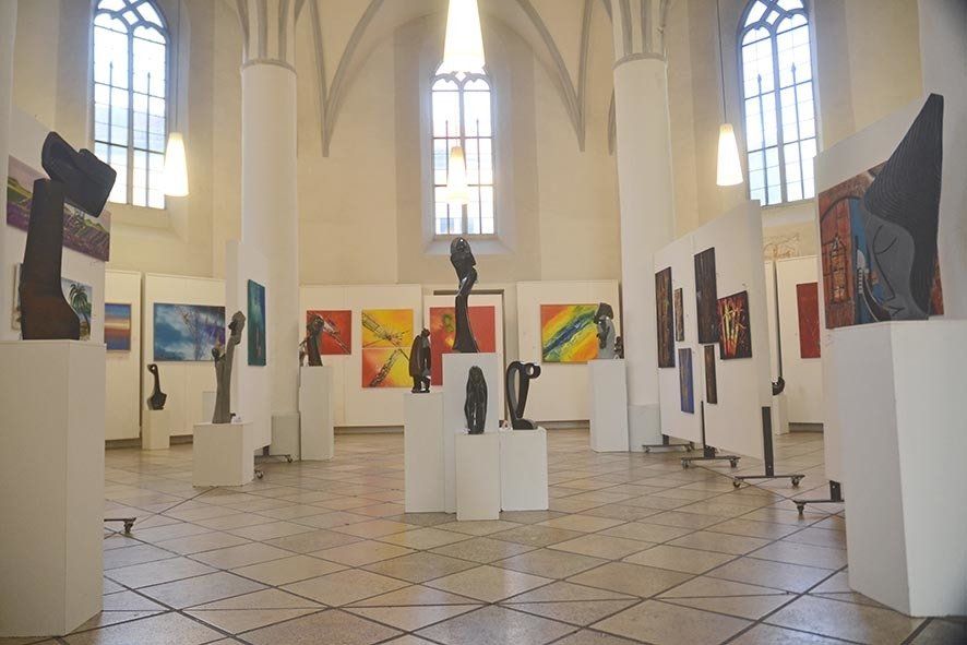 Ausstellungen anderswo Link zu Shona Skulpturenausstellungen anderswo