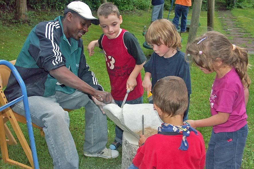 Into Africa Bildhauer Workshop für Kinder in Wernsbach