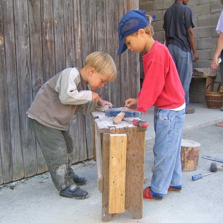 Into Africa Bildhauer Workshops für Kinder in Wernsbach