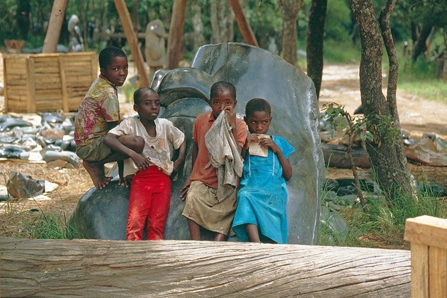 Im Bildhauerdorf Tengenenge