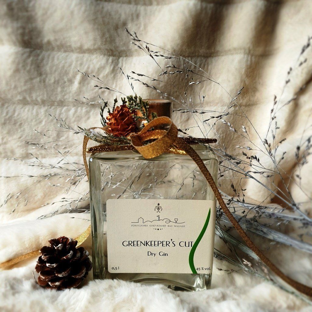 Fürstliches Winterleuchten Bad Waldsee, Wintermarkt, Weihnachtsmarkt, Glühwein, Bratwurst, Steak, Waffeln, Kinderpunsch, Kaffee, Kuchen, hausgemachte Produkte, Natur-Resort Bad Waldsee, Golfen, Golfhotel, Genuss, Romantisches Wochenende, Golfkurse, Oberschwaben, Allgäu, Café-Restaurant Ausblick T-19, Restaurant im Hofgut, Gourmet, Fürstlich, Spezialitäten Restaurant, Kurzurlaub, Sportpark, Natur-Resort, Bodensee, tolle Events, Illumination, Geschenke-Shop, Nikolaus, Weihnachten