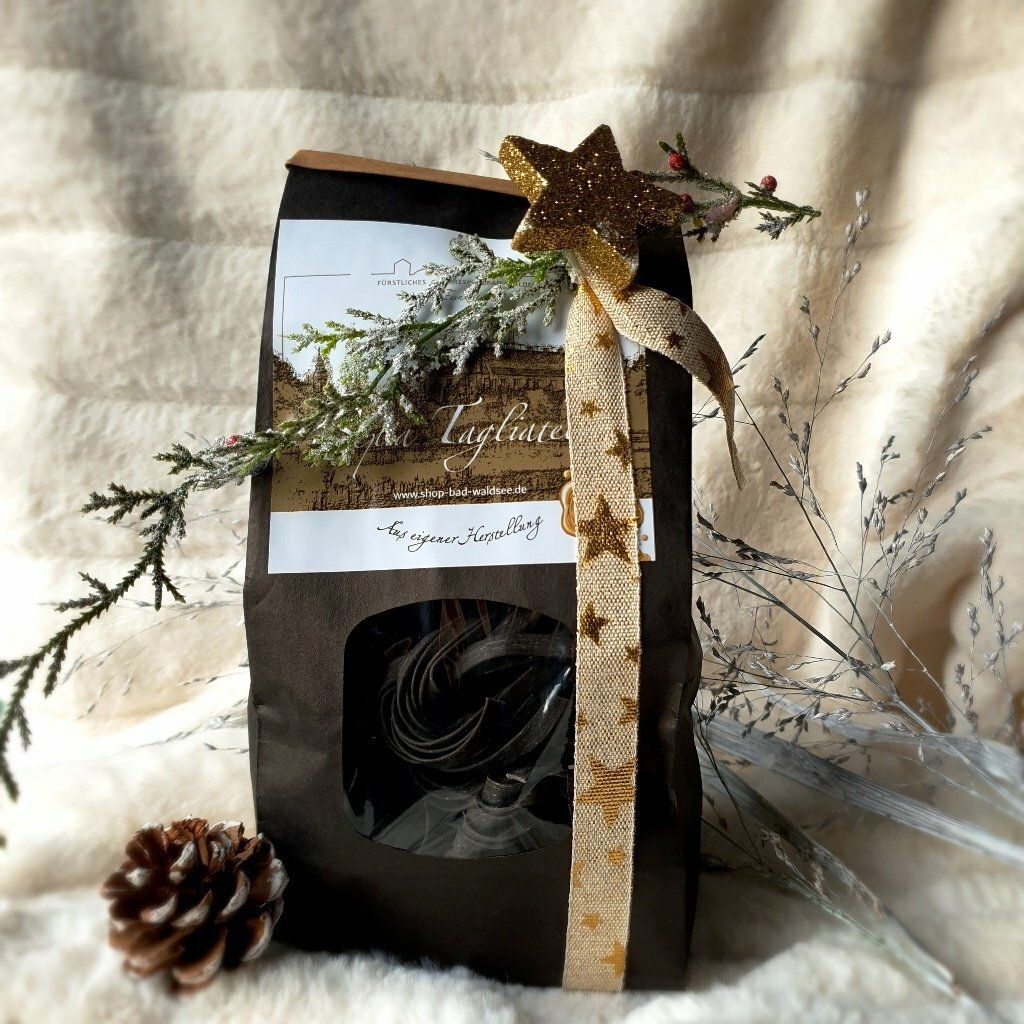 Fürstliches Winterleuchten Bad Waldsee, Wintermarkt, Weihnachtsmarkt, Glühwein, Bratwurst, Steak, Waffeln, Kinderpunsch, Kaffee, Kuchen, hausgemachte Produkte, Natur-Resort Bad Waldsee, Golfen, Golfhotel, Genuss, Romantisches Wochenende, Golfkurse, Oberschwaben, Allgäu, Café-Restaurant Ausblick T-19, Restaurant im Hofgut, Gourmet, Fürstlich, Spezialitäten Restaurant, Kurzurlaub, Sportpark, Natur-Resort, Bodensee, tolle Events, Illumination, Geschenke-Shop, Nikolaus, Weihnachten