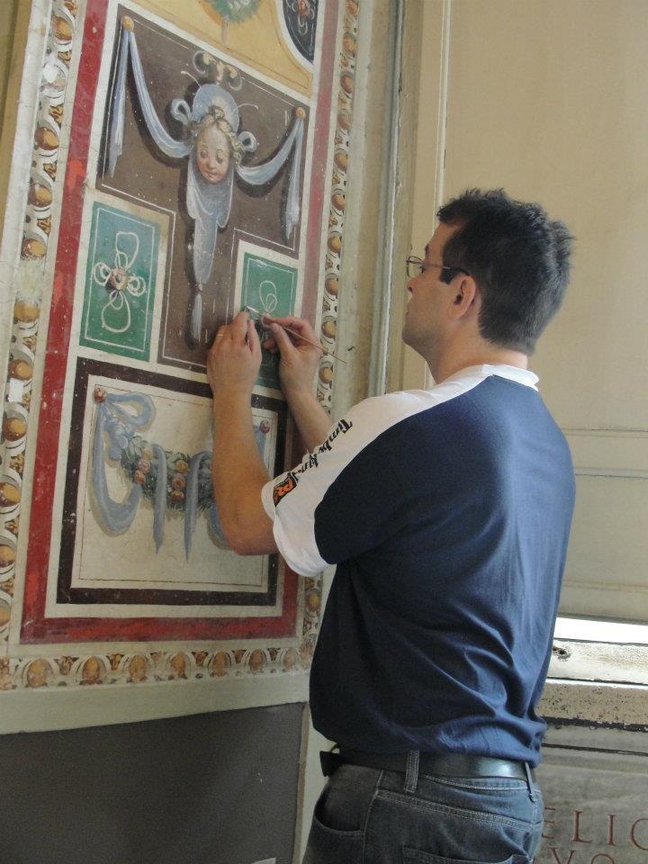 Restauration de fresques murales