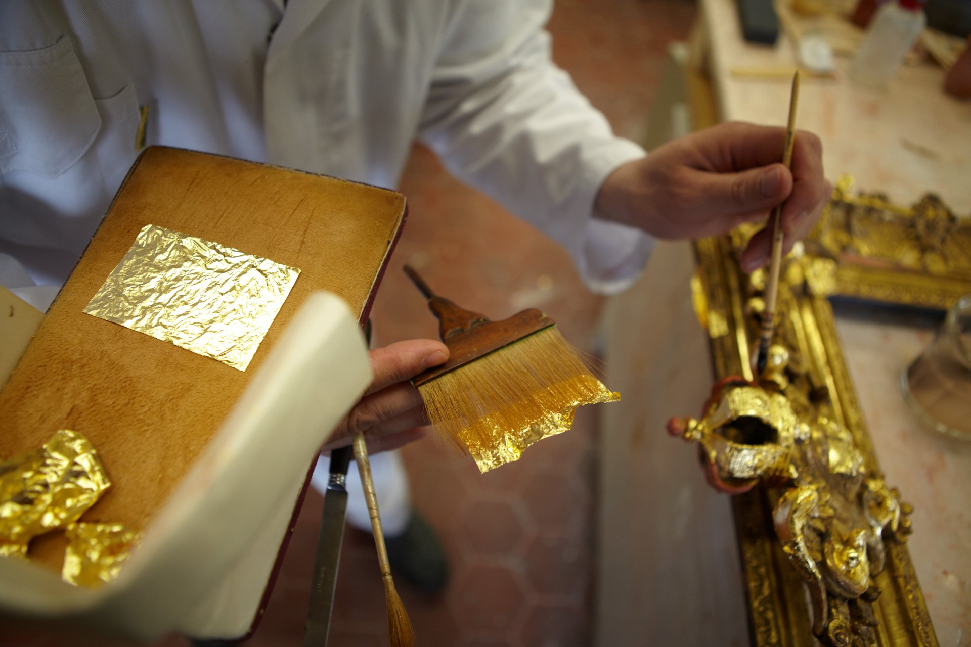 Cadre en bois sculpté et doré XVIIIème