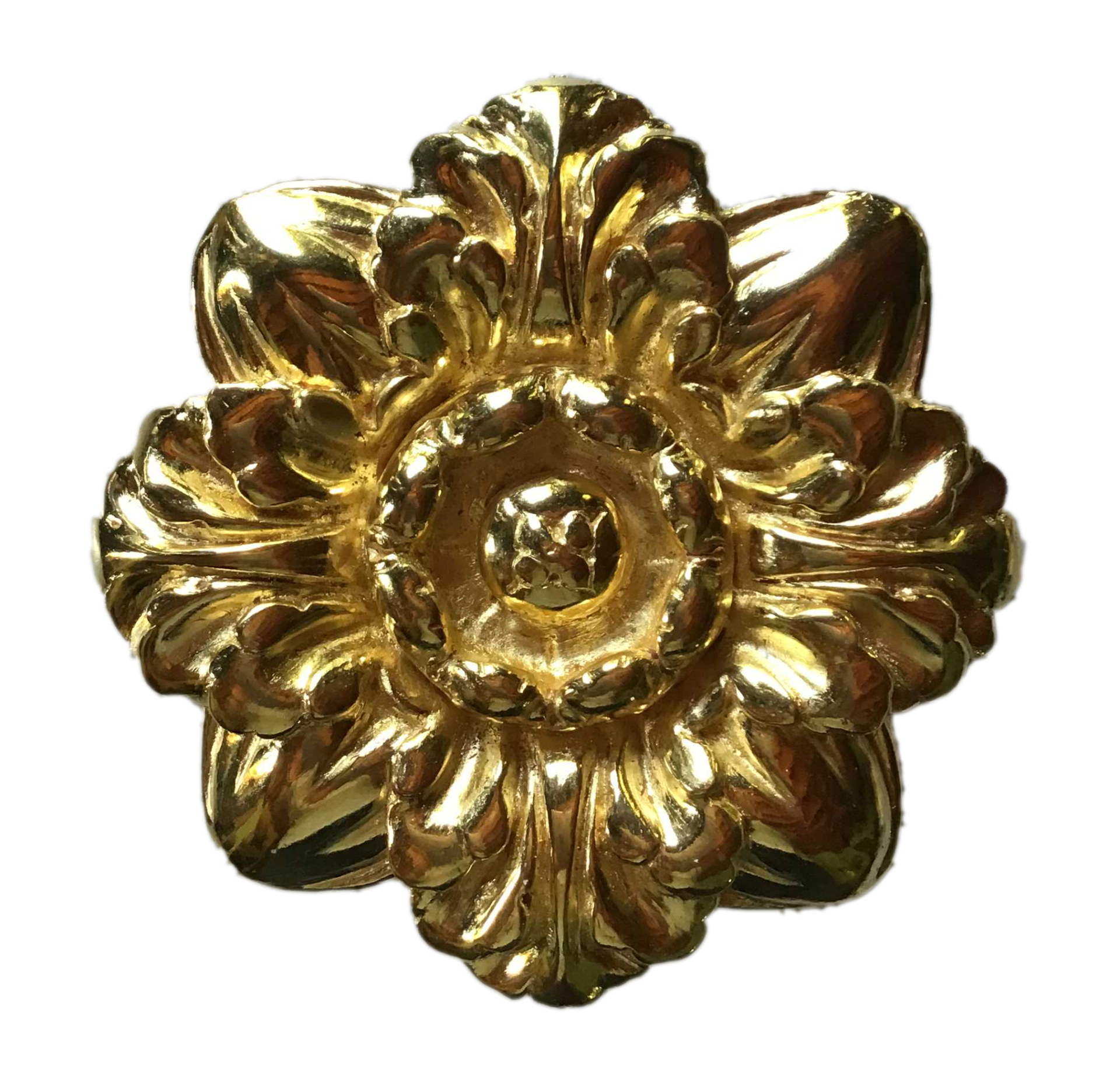 Rosace en plâtre dorée à la détrempe