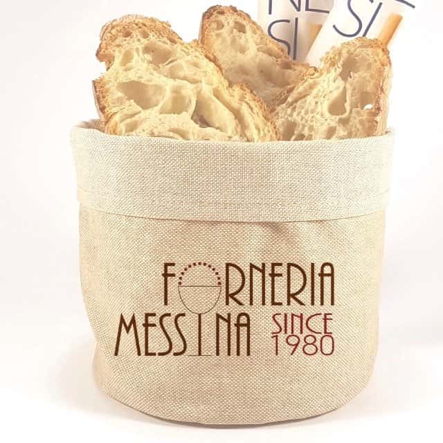Cestino del pane con logo ristorante