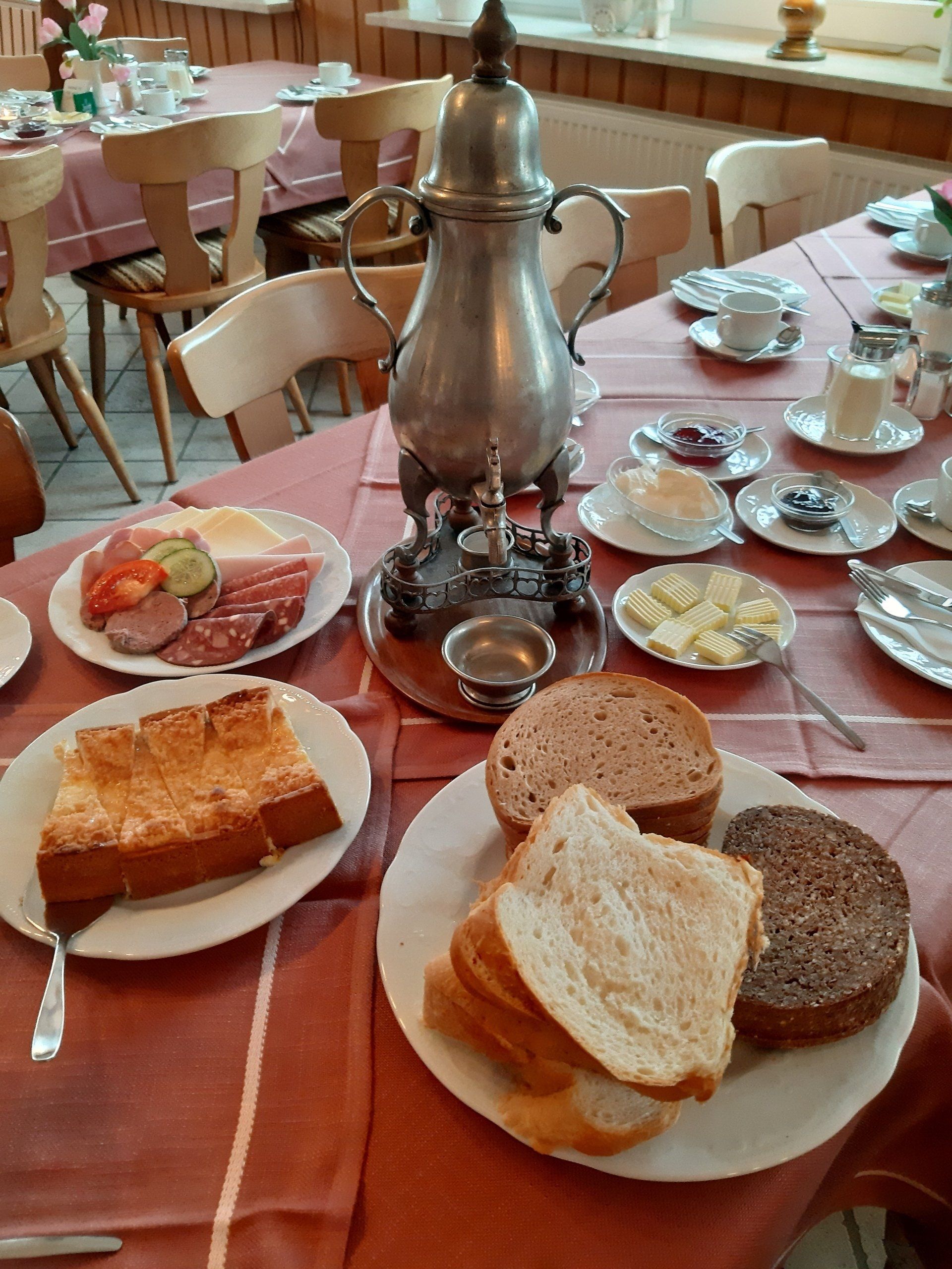 Bergische Kaffeetafel Bergische Kaffeetafel