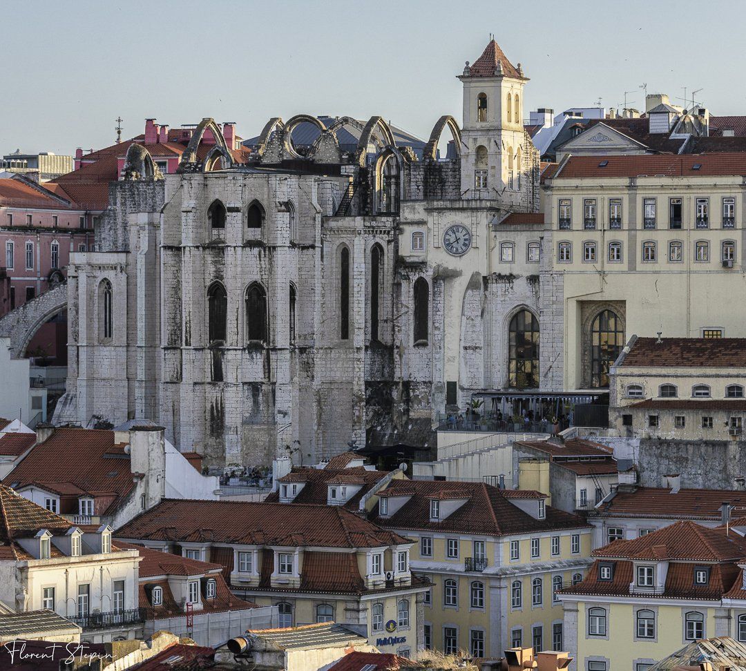Covento do Carme vu du roof top de l'hôtel Mundial, Lisbonne