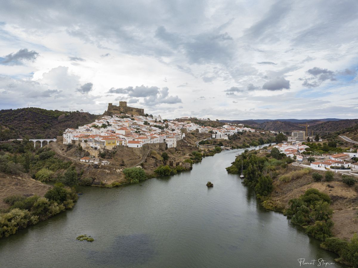 Arrivée à la ville de Mertola, Portugal