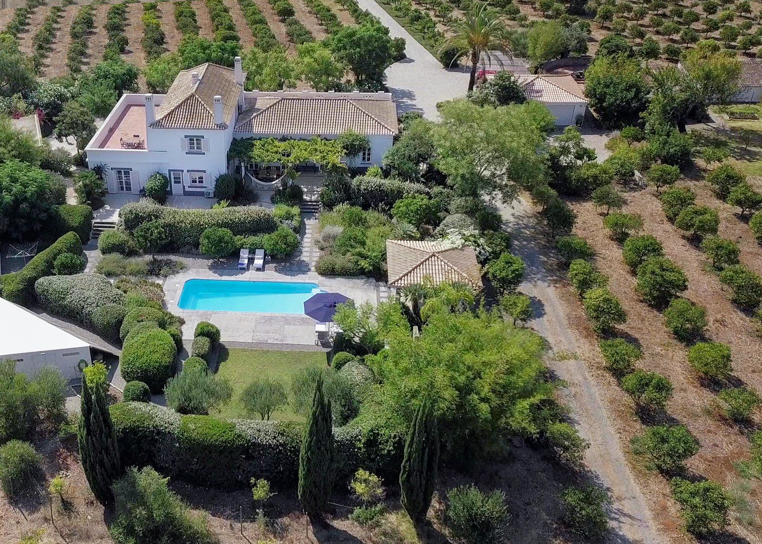 Vue aérienne immobilière prise avec un drone