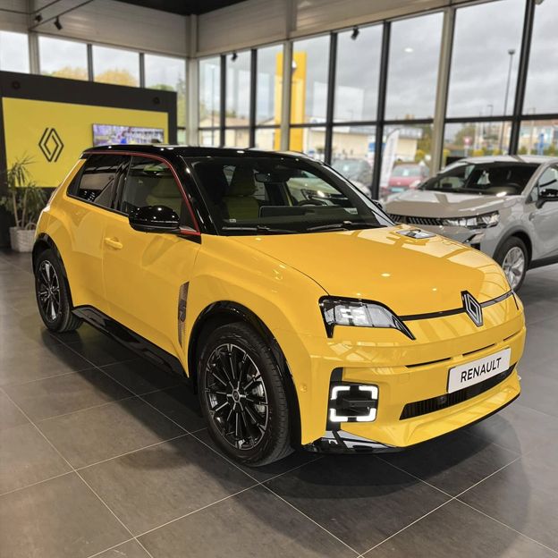 A découvrir dans votre agence Renault - Dacia DE LUCA Renault 5