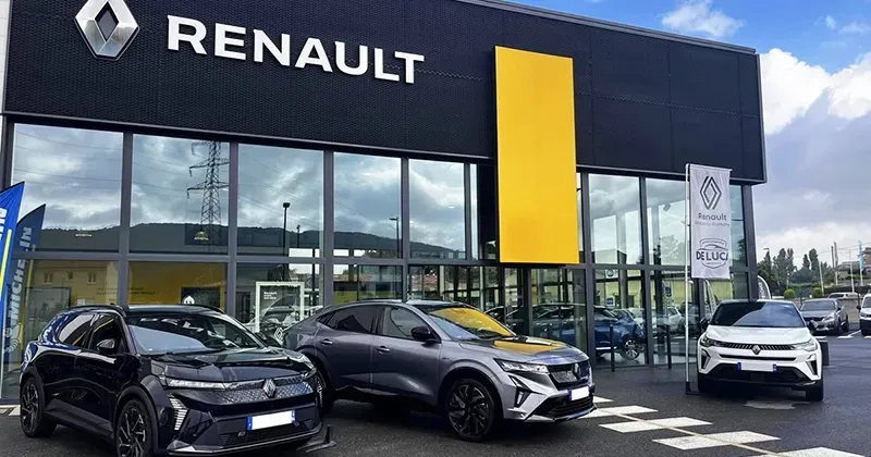 Votre agence De Luca Renault-Dacia à Vaison-la-Romaine Devanture de l'agence DE LUCA à Vaison-la-Romaine