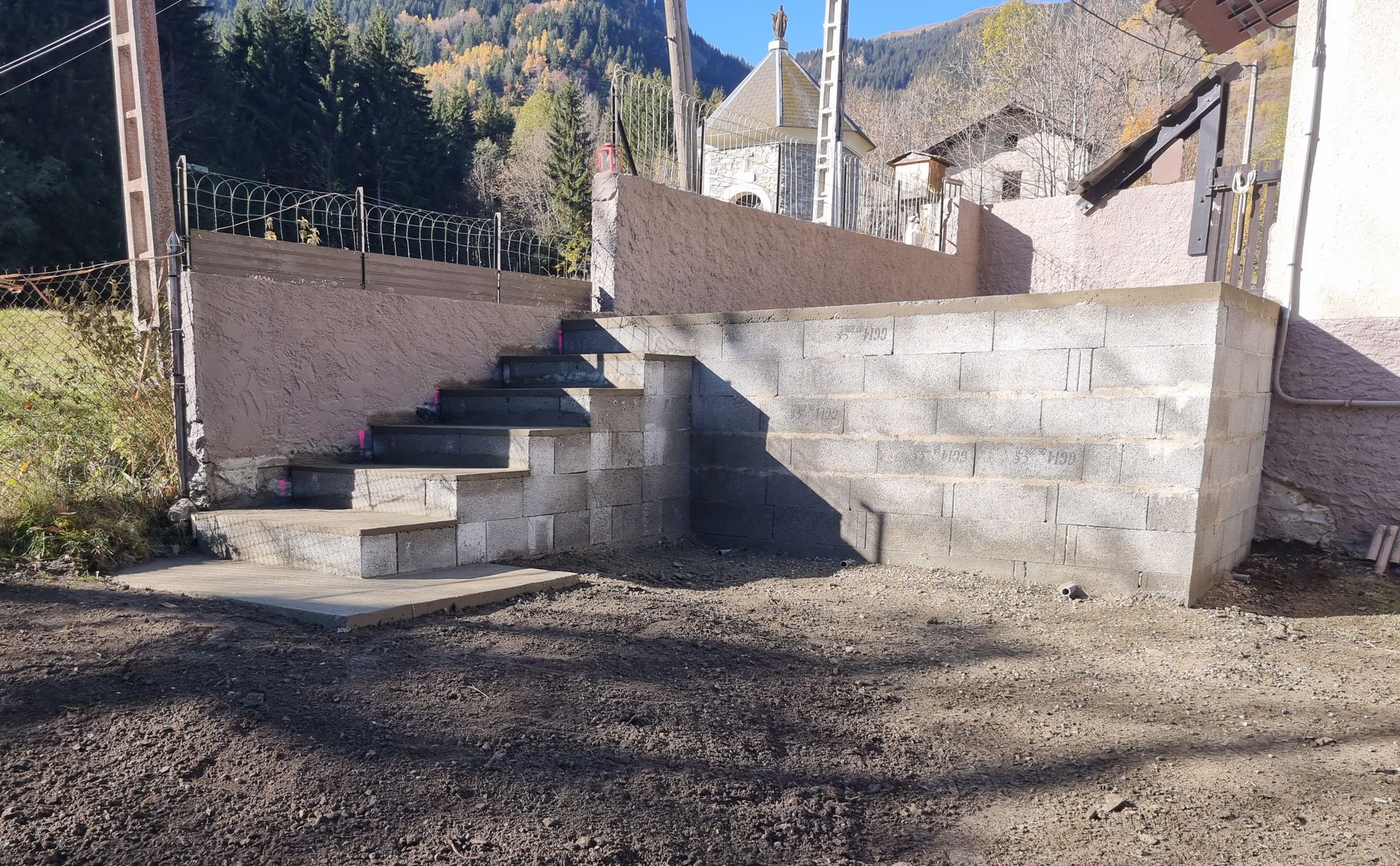 Fondation montage parpaing coulage dalle