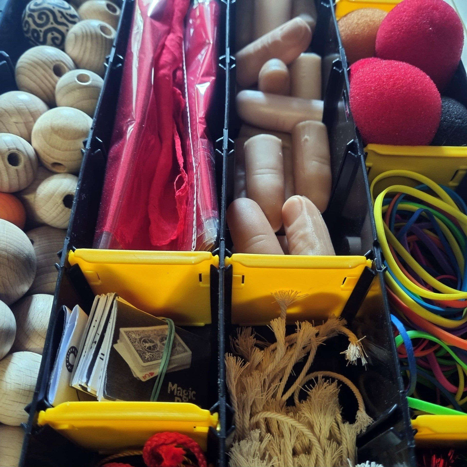 Koffer voll Material für Kinderkurs