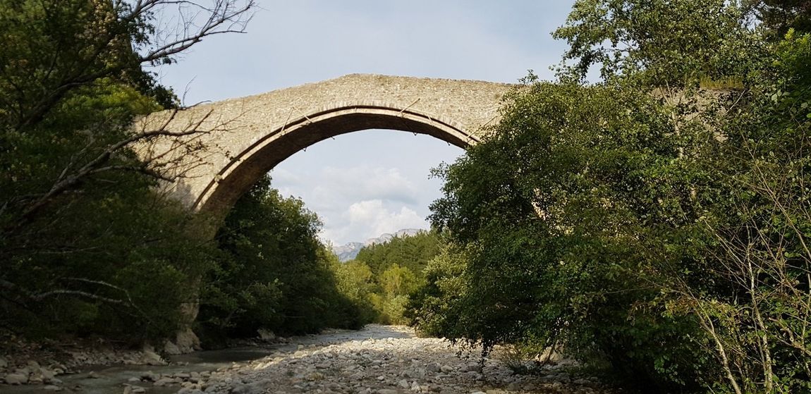 Entrepierres - Motos - Pont Reine Jeanne