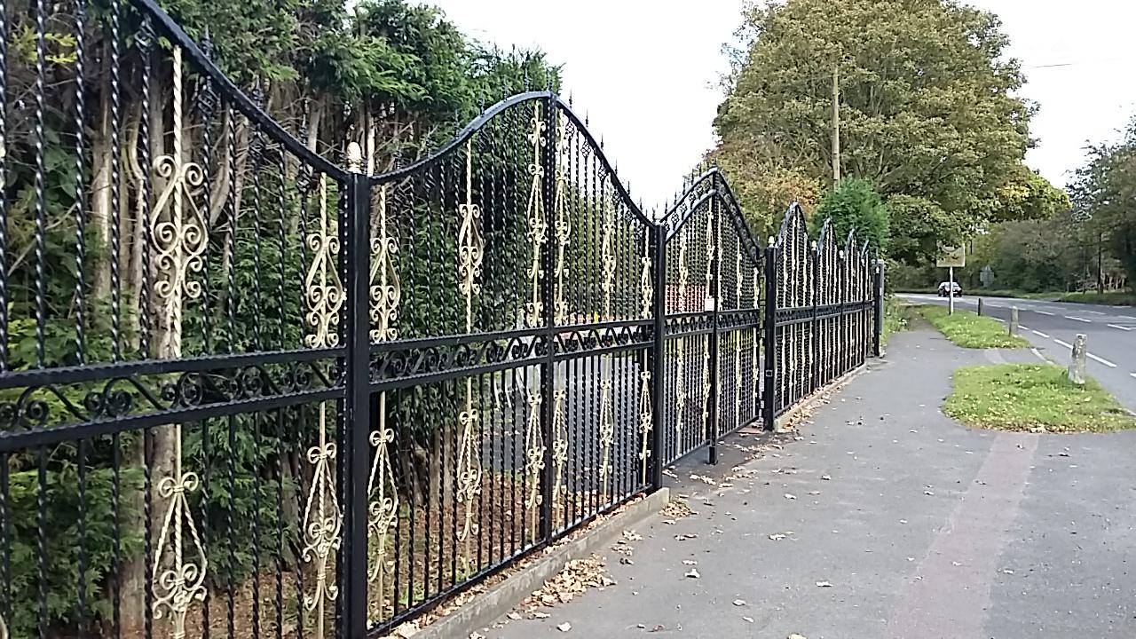 Denby Village. Painting and decorating. Metal fence painted in black and gold. Dollies Designs and Decorating, Ilkeston, Derbyshire.