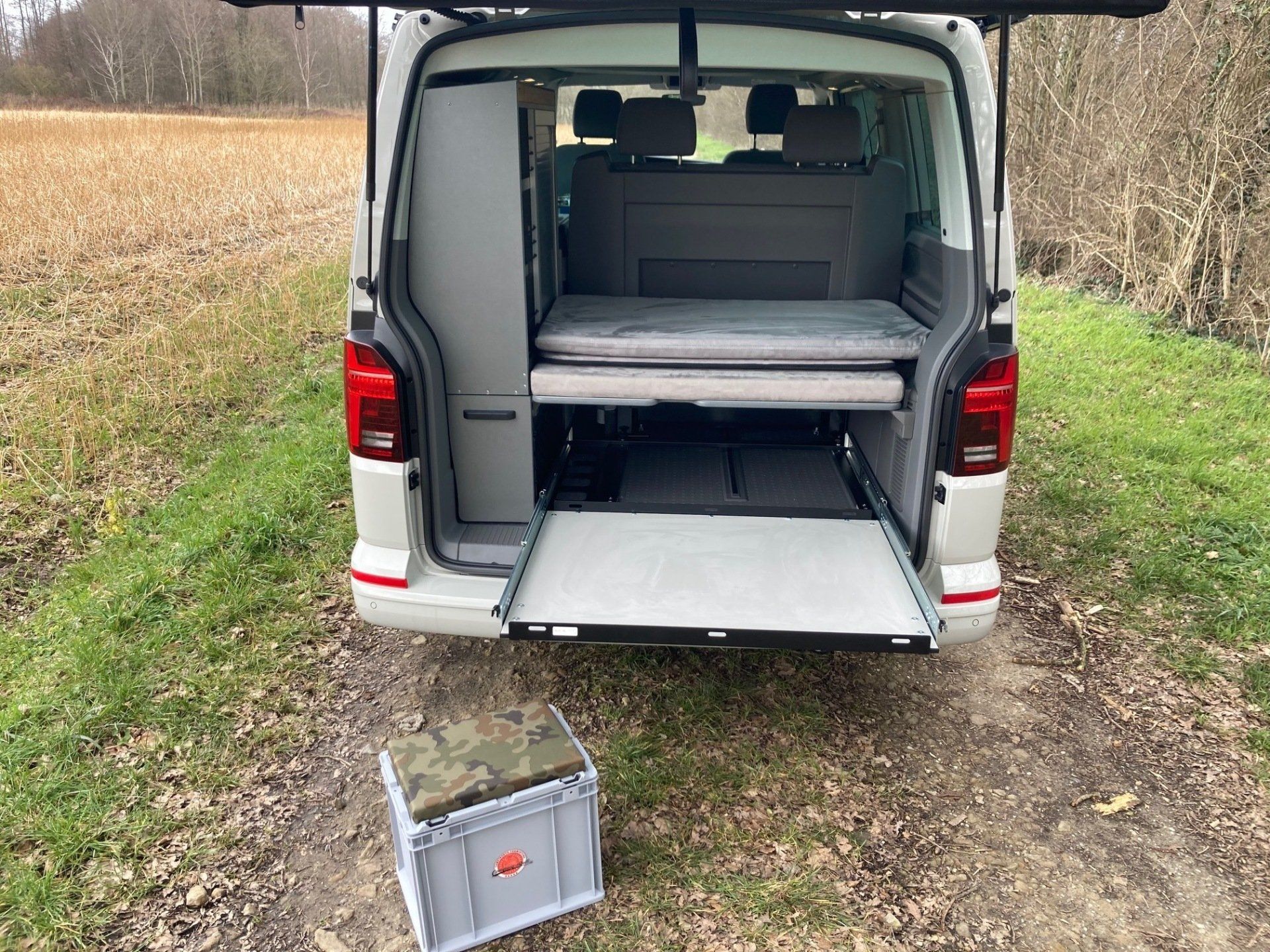 Heckauszüge im VW Bus Camper Ausbau individuell