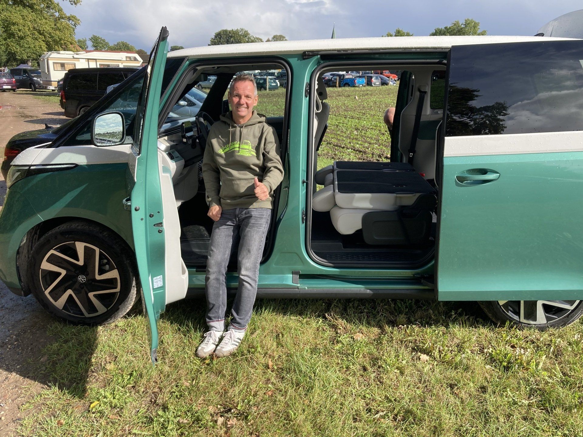 VW ID.Buzz mit QUQUQ Campingbox QUQUQ Campingbox Camper Ausbau VW ID.Buzz