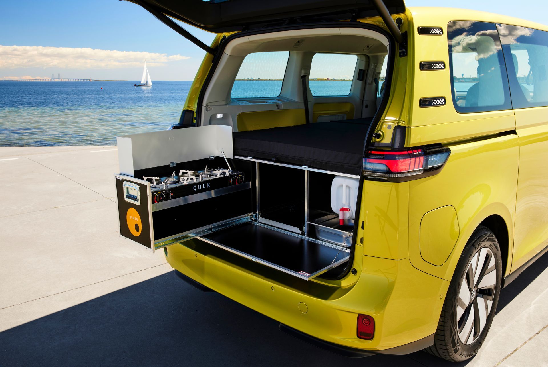 VW ID.Buzz mit QUQUQ Campingbox