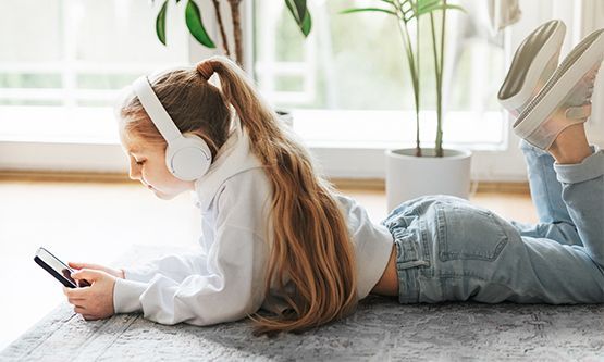 ¿Tienes una canción que no puedes dejar de escuchar una y otra vez? ¡Buenas noticias! Lejos de ser u