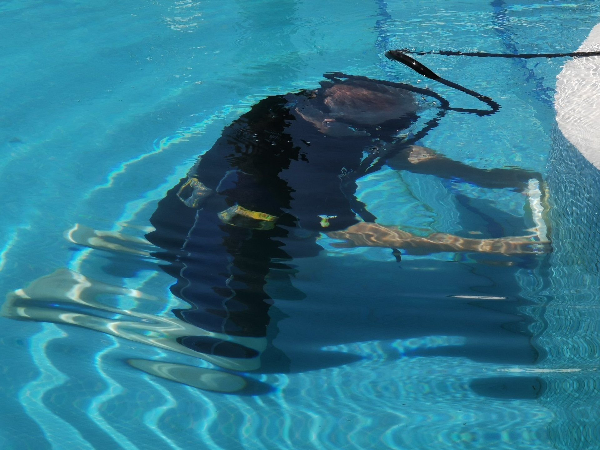 Localizar fuga de agua en los focos de la piscina- Estepona