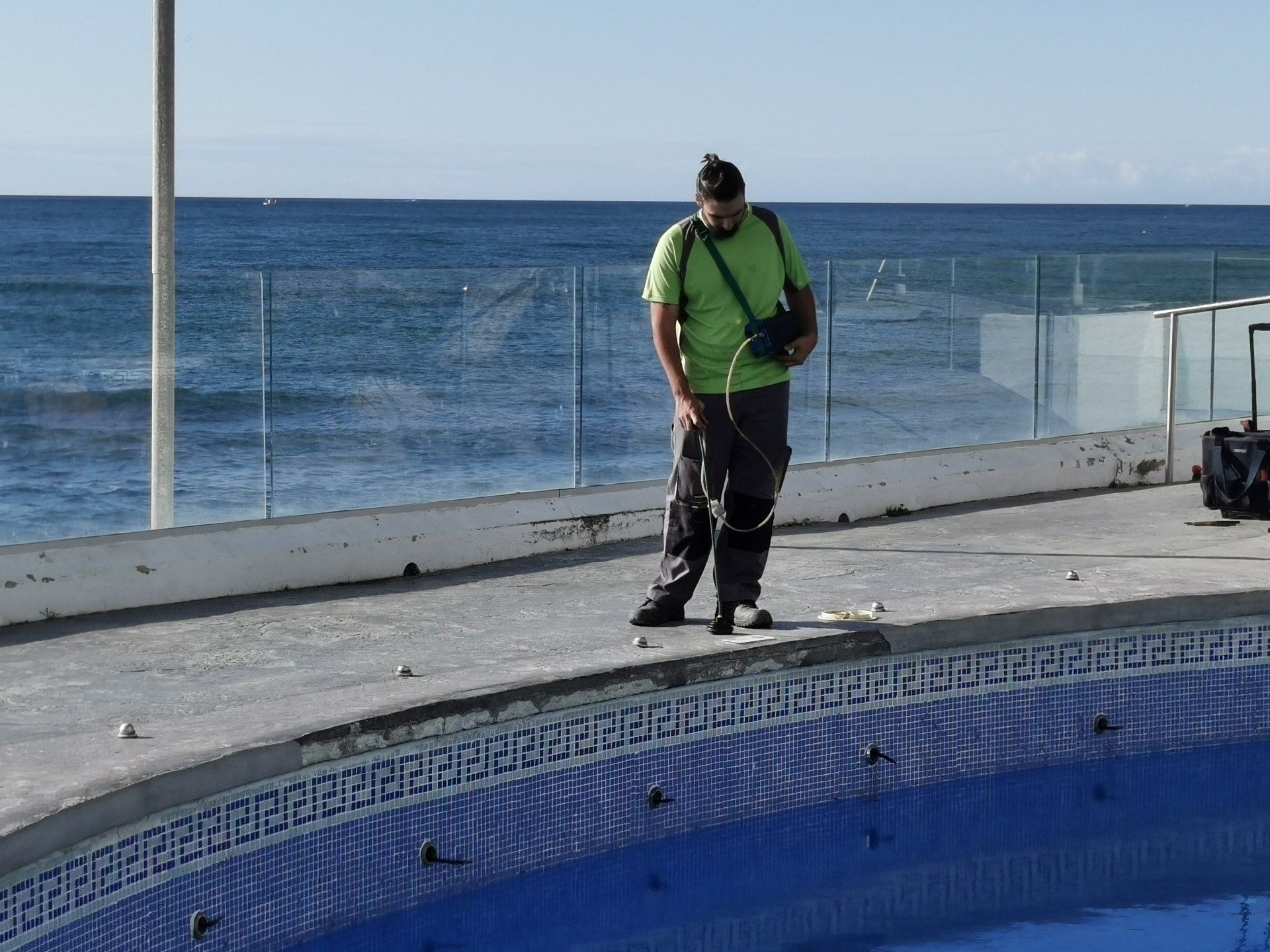 Localizar fuga de agua en piscina privada- Torremolinos