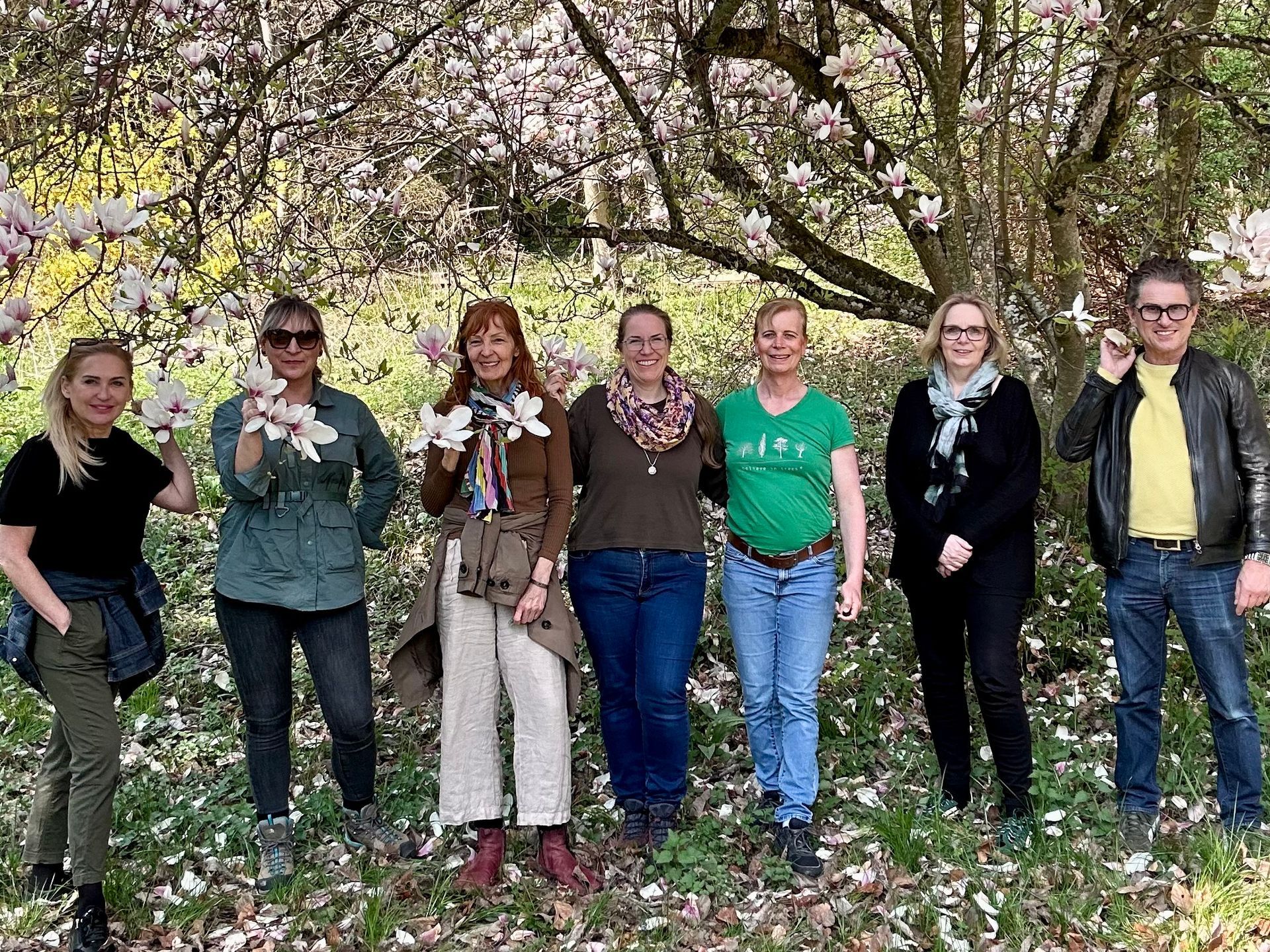 Shinrin Yoku introductory course hosted by the IM-WALD-SEIN® Academy and Klinik Wartenberg on April 18, 2026 Participants and course instructors at the Shinrin Yoku introductory course on the forest therapy grounds of Klinik Wartenberg