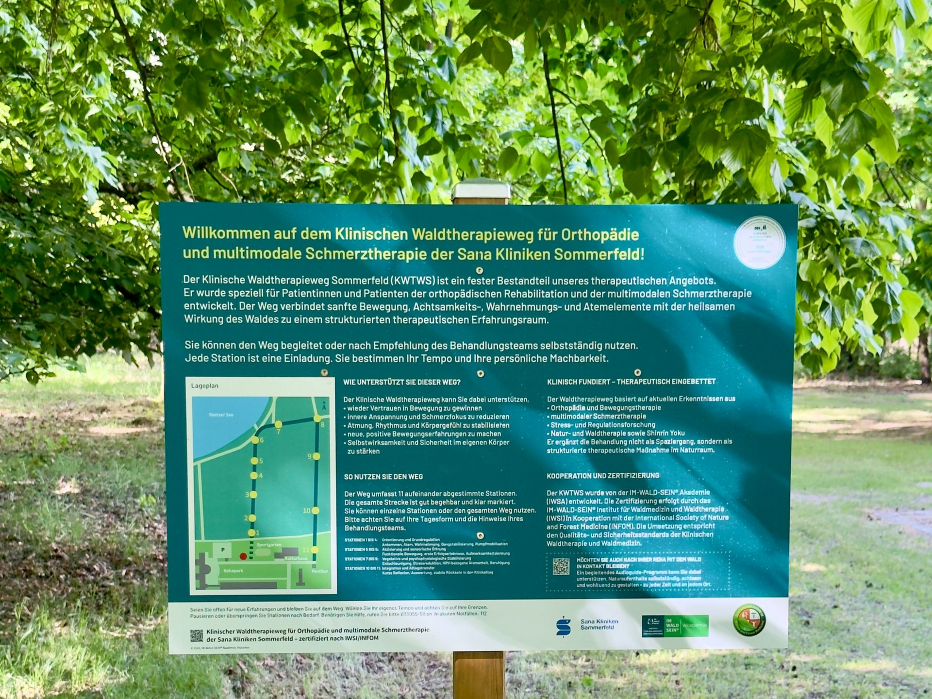 Welcome and orientation board at the entrance to the Clinical Forest Therapy Trail Sommerfeld Clinical Forest Therapy Trail for Orthopedic Rehabilitation and Multimodal Pain Management Sana Kliniken Sommerfeld, Germany