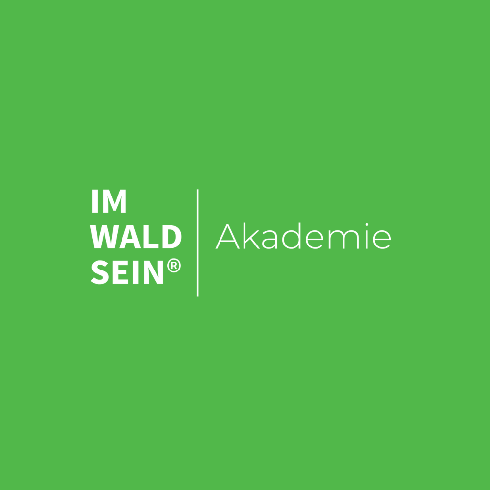 Logo: Akademie am IM-WALD-SEIN® INSTITUT FÜR WALDMEDIZIN UND WALDTHERAPIE. Fortbildung für Gesundheitsberufe.