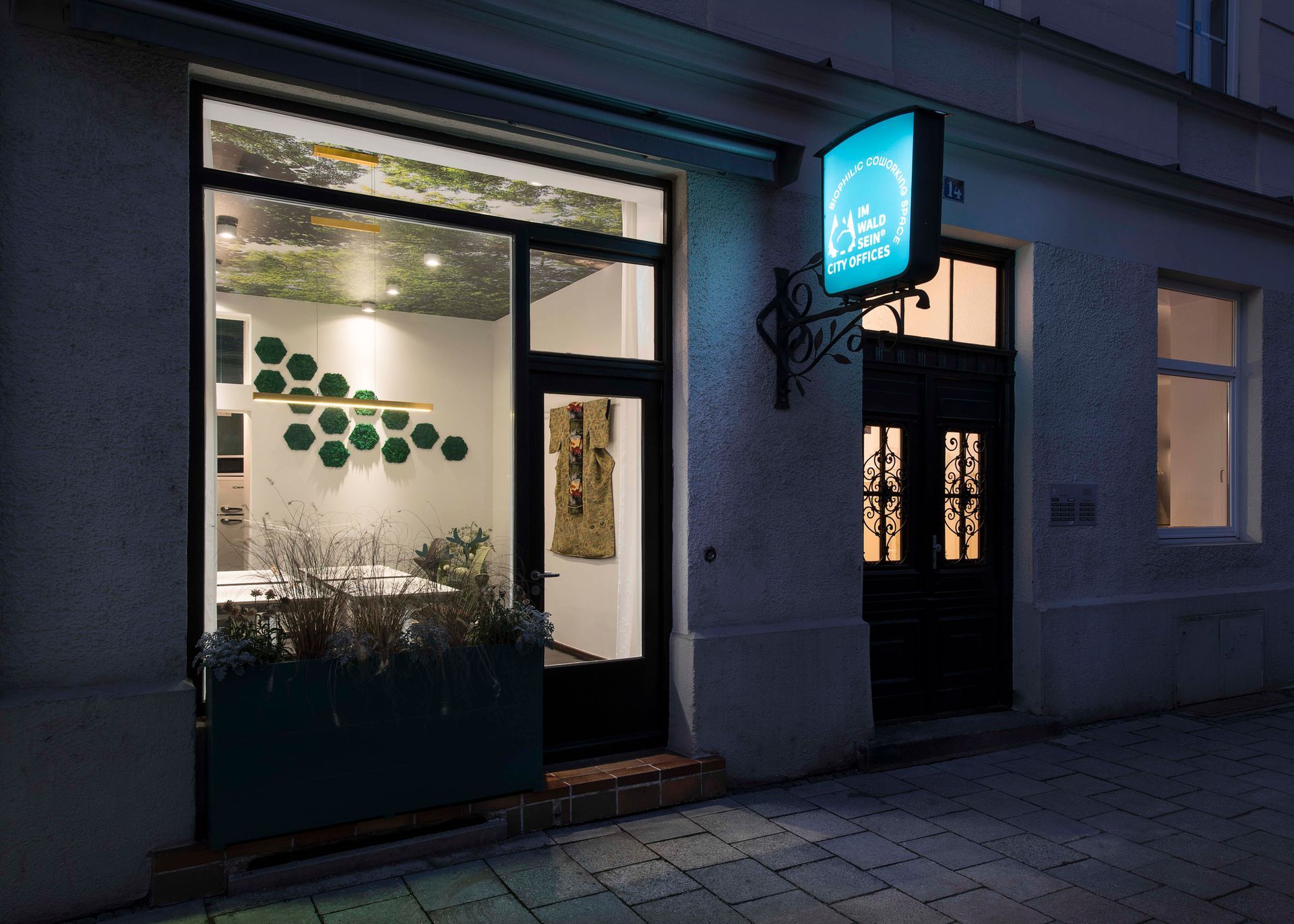 View from outside IM-WALD-SEIN® City Offices: Biophilic Co-Working Space|Tumblingerstraße 14, 80337 Munich, Germany