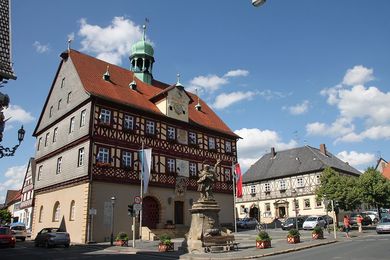 Marktplatz und Rathaus Marktplatz Adam Riese Altstadt