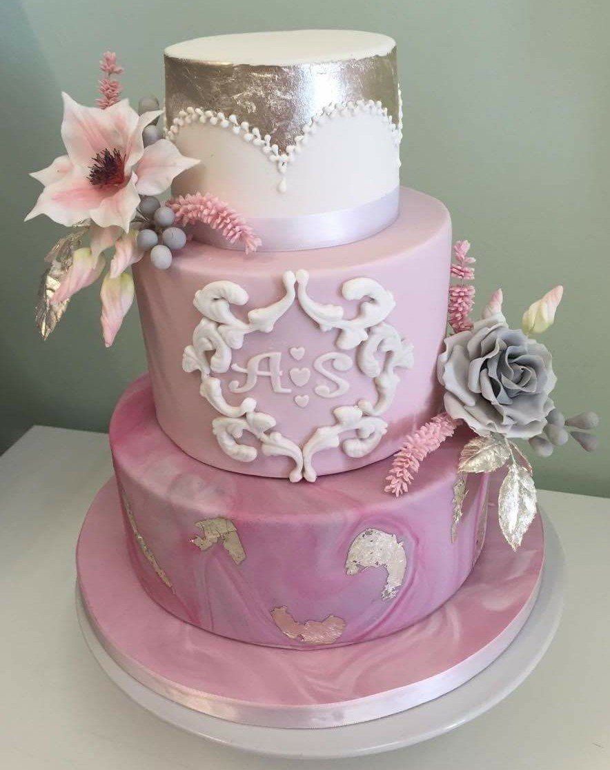 3 tier wedding cake