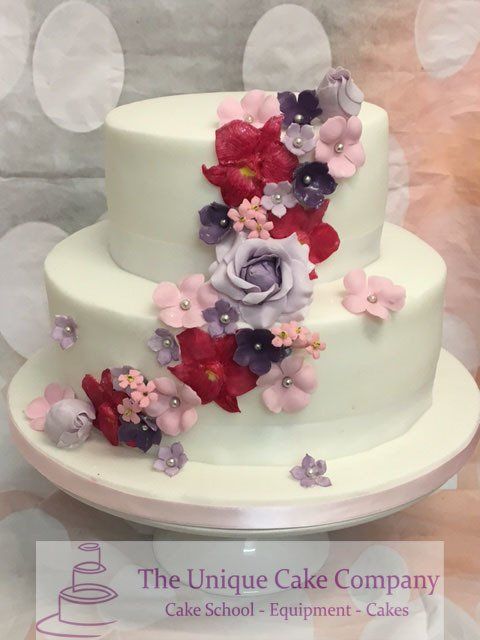 2 tier wedding cake
