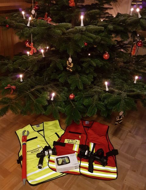 Die Feuerwehr Woltorf wünscht Allen eine schöne und besinnliche Advendszeit und schöne Weihnachten