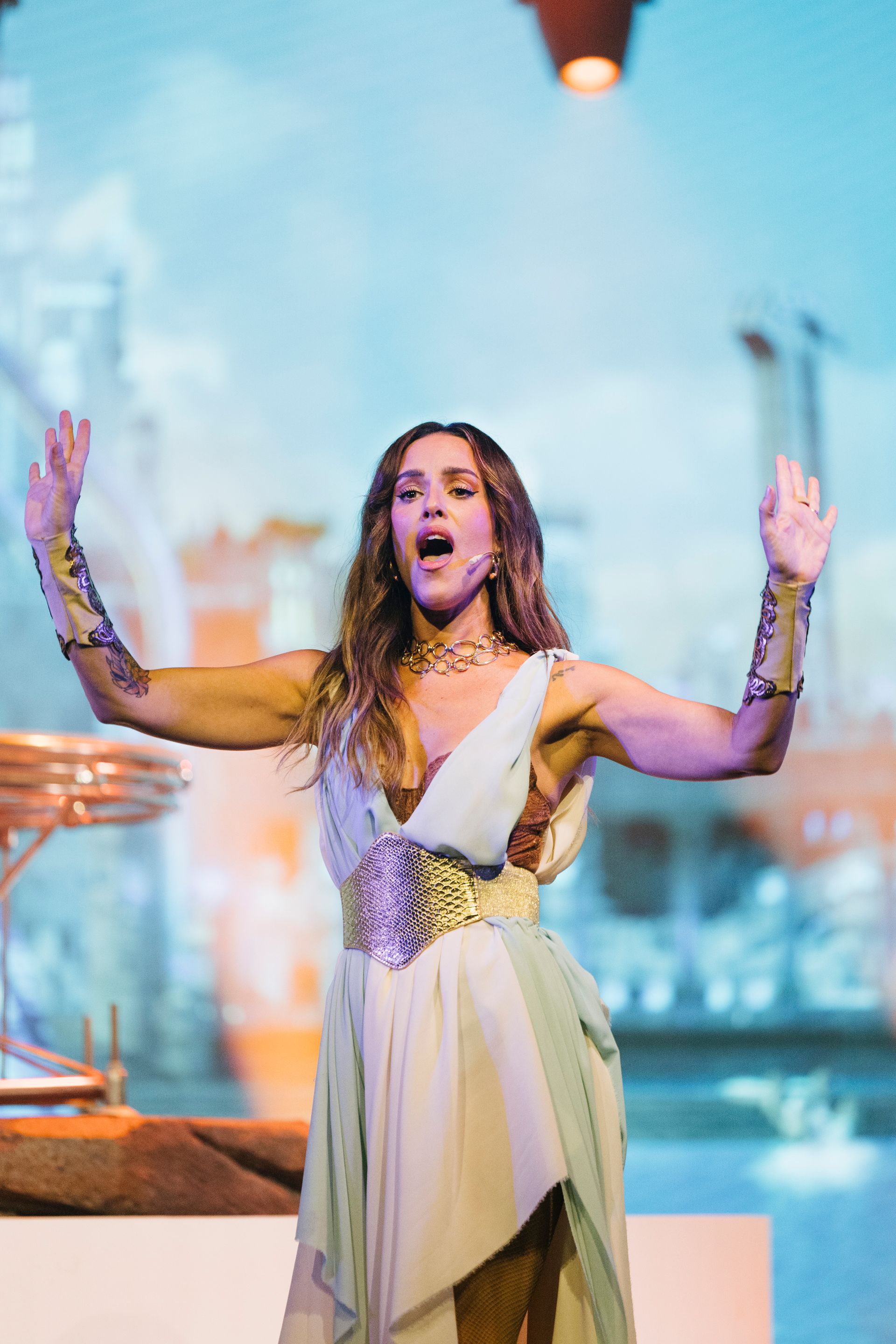Singer performing in Origin, immersive dinner show by Are You Ready at Sala Scala, Gran Canaria