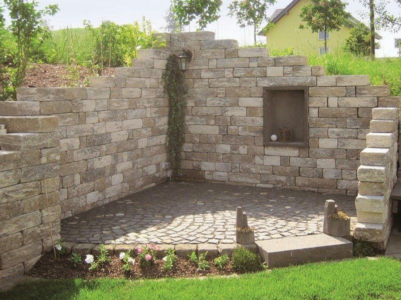 Gartenmauer für einen schönen Grillplatz