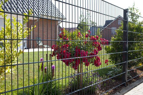 Stahlgitterzaun von GeoBau in 3 Höhen lieferbar