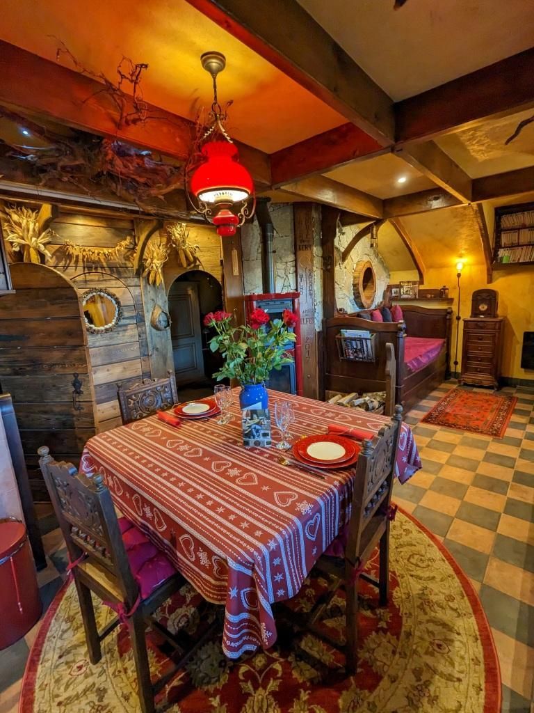 Salon maison de hobbit Salon maison de hobbit