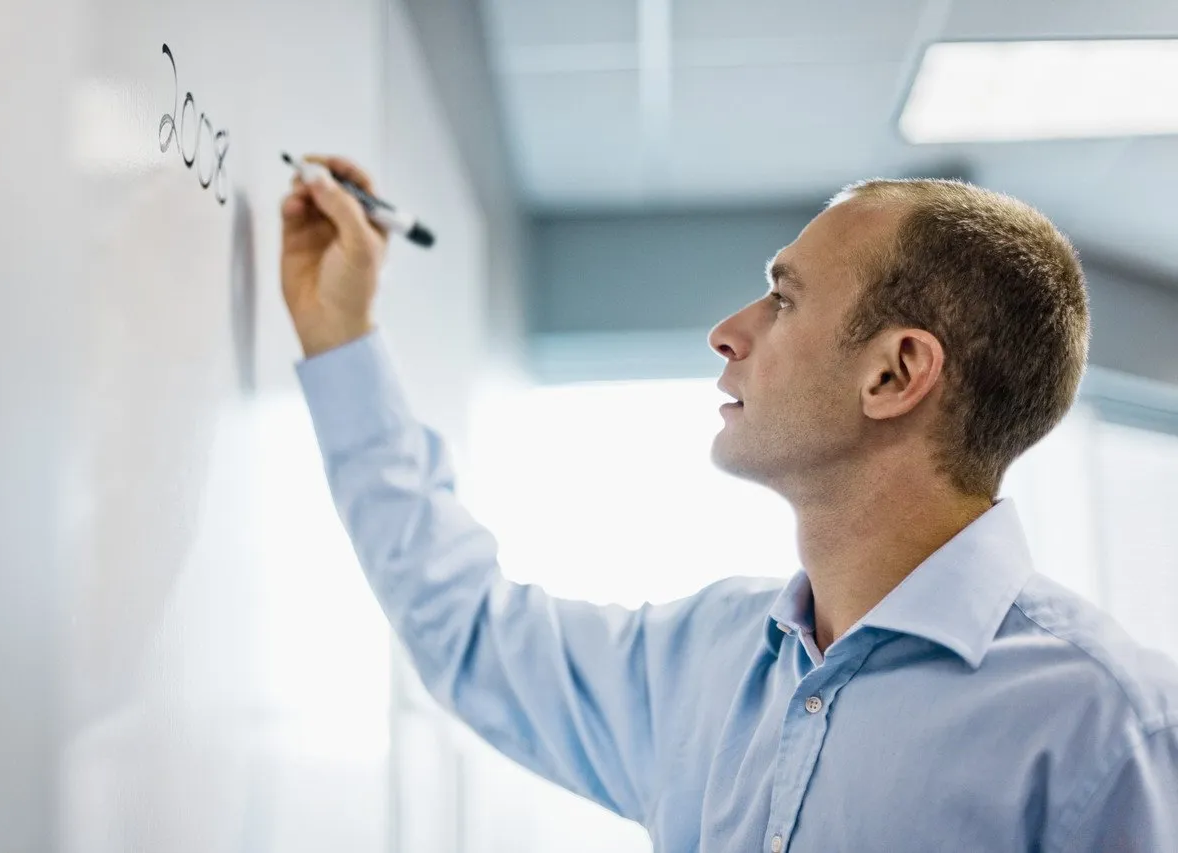 Zielgerichtete Kundenakquise Durch eine maßgeschneiderten Vermarktungsstrategie finden wir gezielt die passenden Käufer für Ihr Haus.