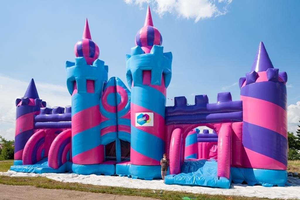 Castillos hinchables grandes Castilllo hinchable gigante aventurae