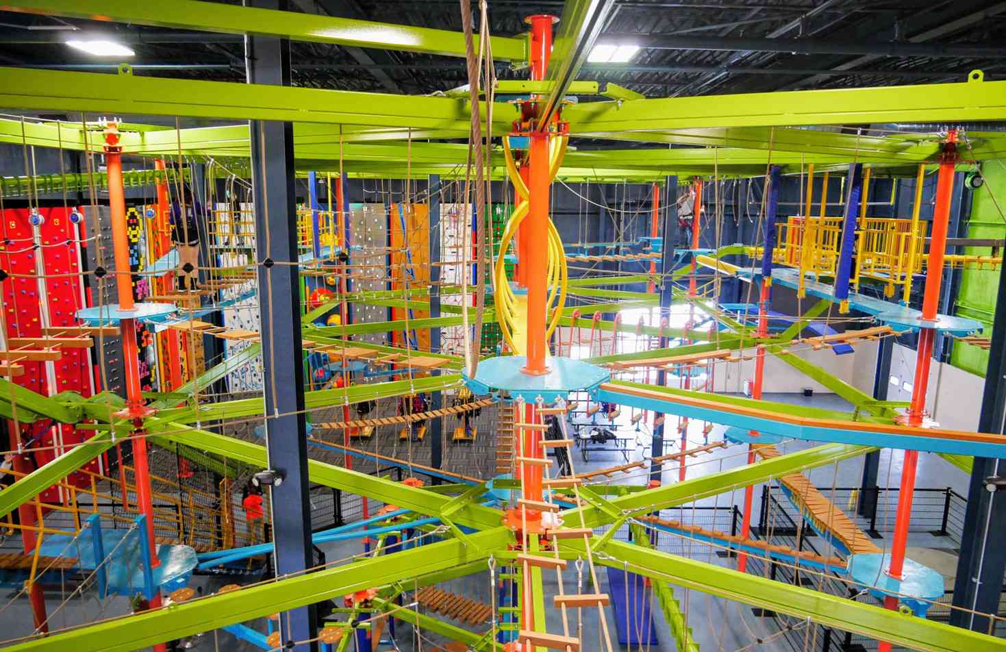 Sky Trail (USA) Faabricante de Parques de cuerdas y aventura para interior