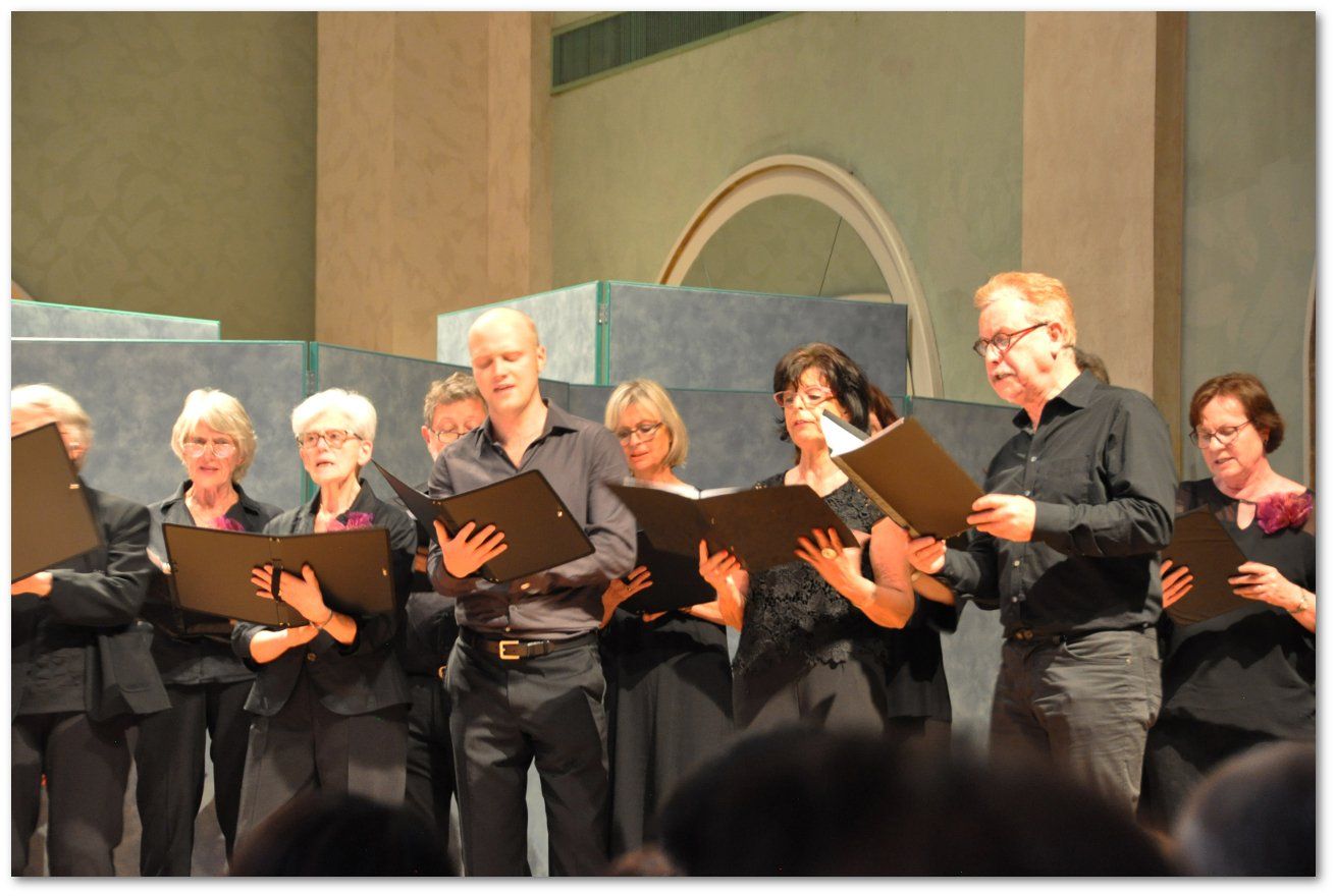 Philharmonischer Chor Baden-Baden, Internationales Chorfestival Baden, 23.05.2019, Weinbrennersaal im Kurhaus Baden-Baden, Rechts Philharmonischer Chor Baden-Baden - Internationales Chorfestival Baden, Mitte