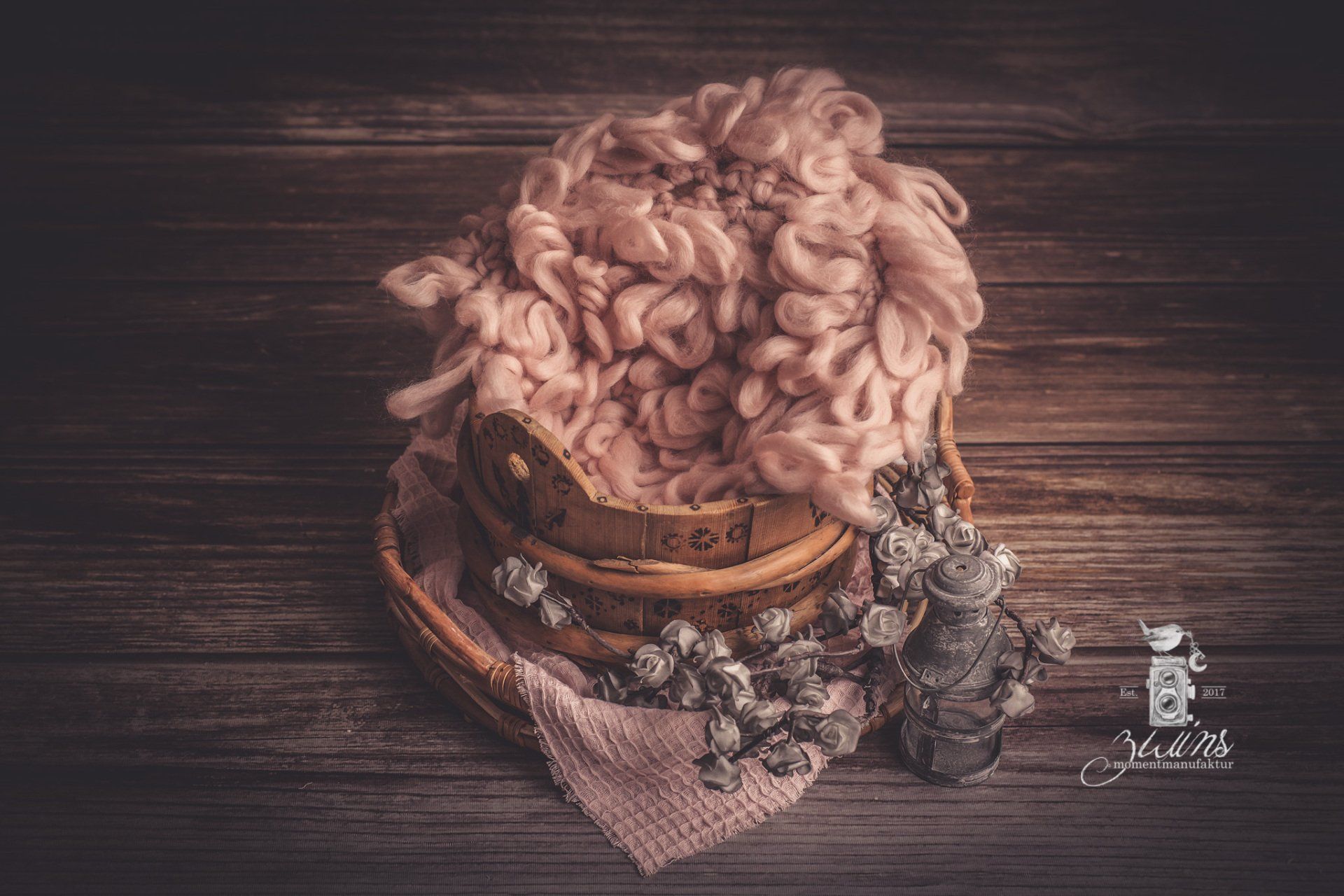 Requisitenkammer baby-neugeborenenfotografie-fotostudiohenstedtulzburg-fotograf-henstedtulzburg-zwinsmomentmanufaktur